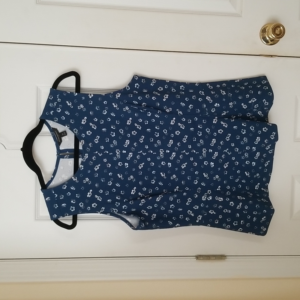 Banana Republic Ladies Sleeveless Top